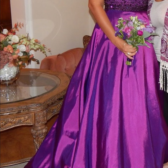 Sherri Hill Prom Dress - Picture 3 of 3